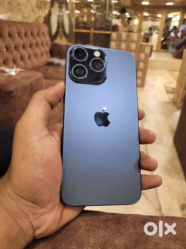 Iphone 15pro price very good condition also with cable and 2 cover fre