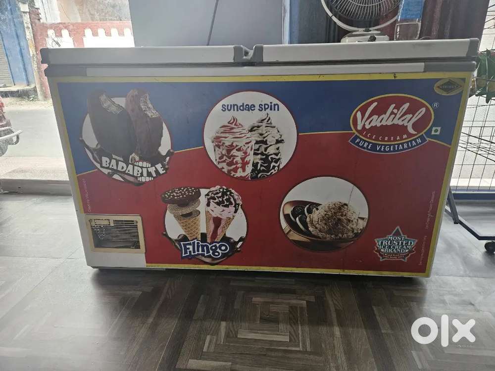 Cake pastry fridge and D fridge