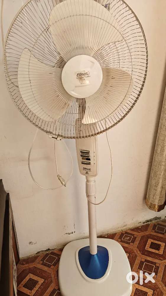 Pedestal fan