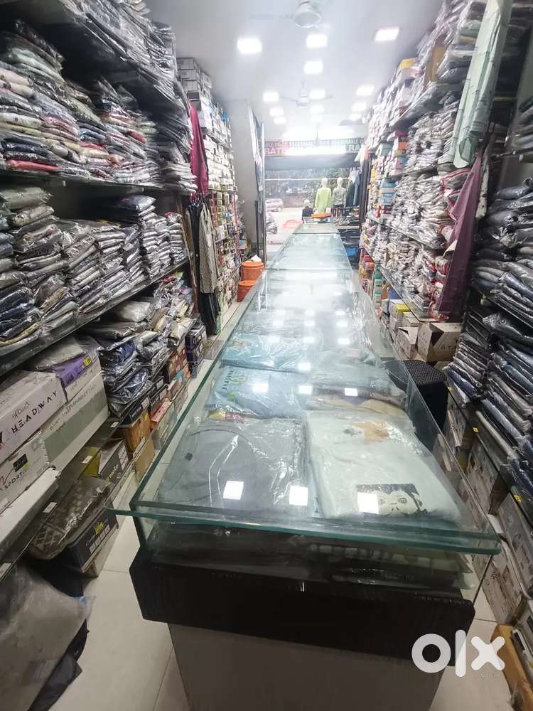 Shop ka complete furniture,51glass shelf sell karna hai 2.20 lacs me
