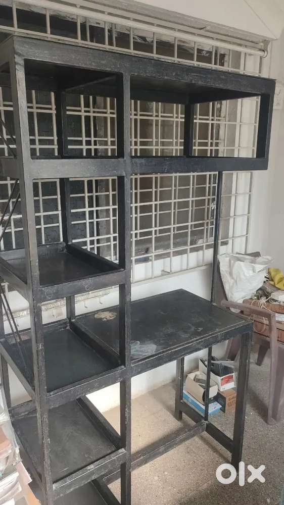 मेटल और मजबूत बूक रॅक