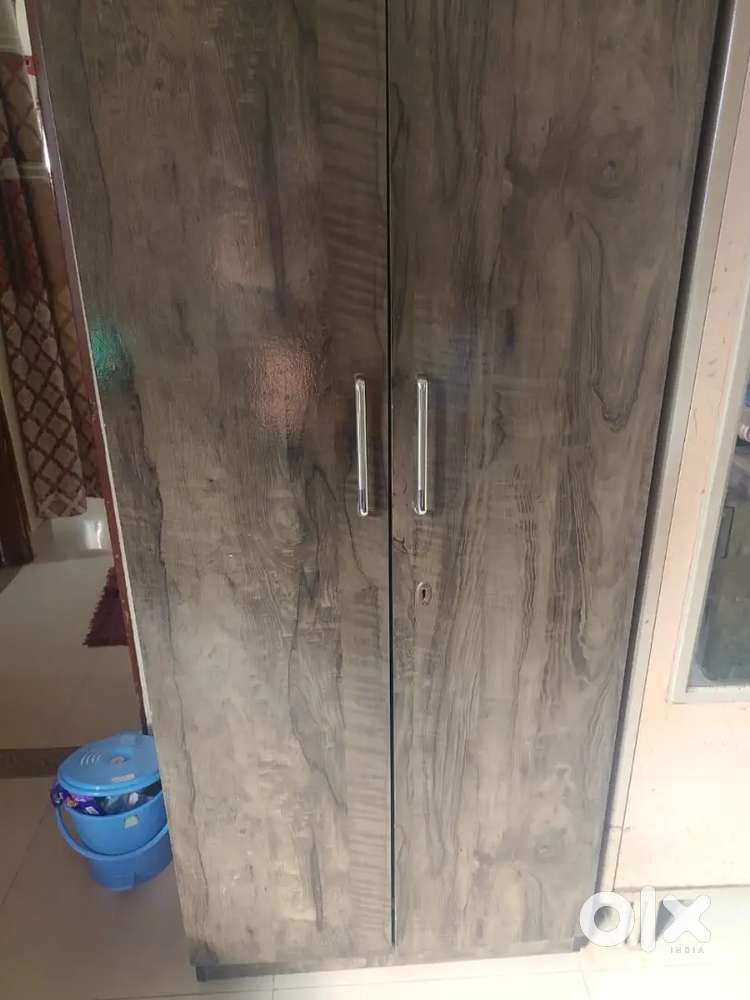 Double Door Brown Wardrobe 2.5 * 6