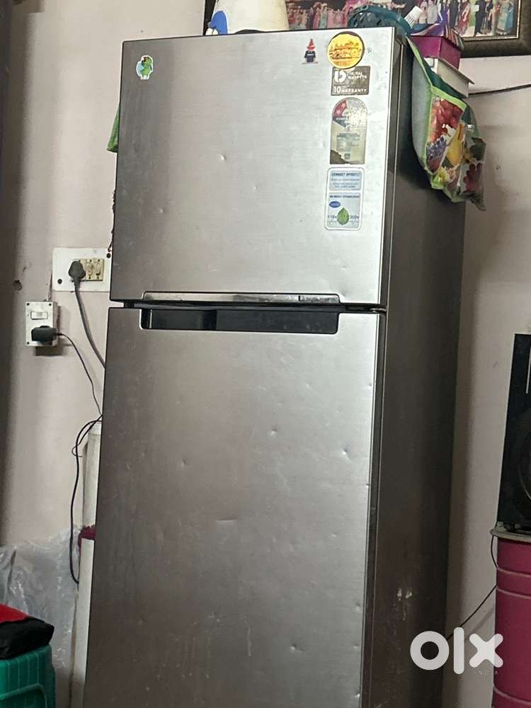 Samsung fridge 250 L for sale