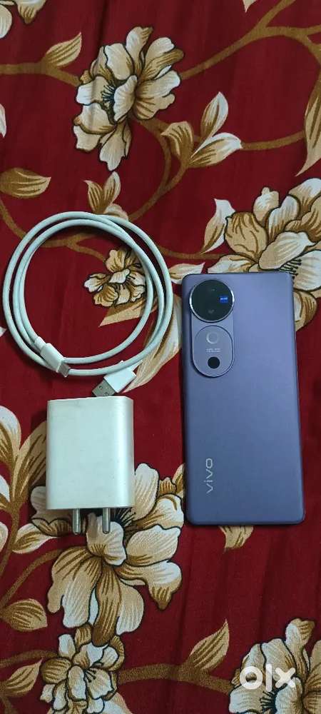 Vivo v40 5G 8GB ram 128 gb storage need condition original condition