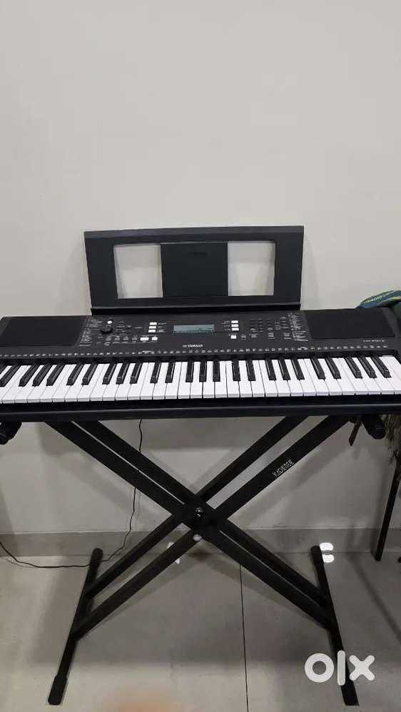 Yamaha Piano (PSR E373) for sale