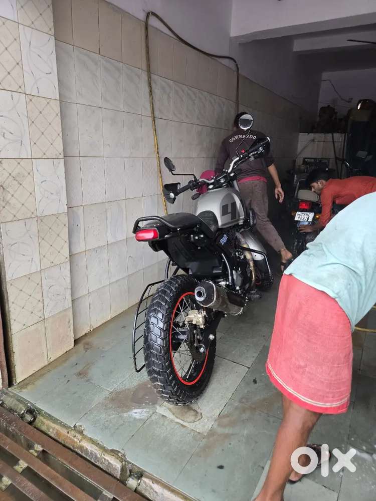 Well mentain new condition single hand showroom condition no