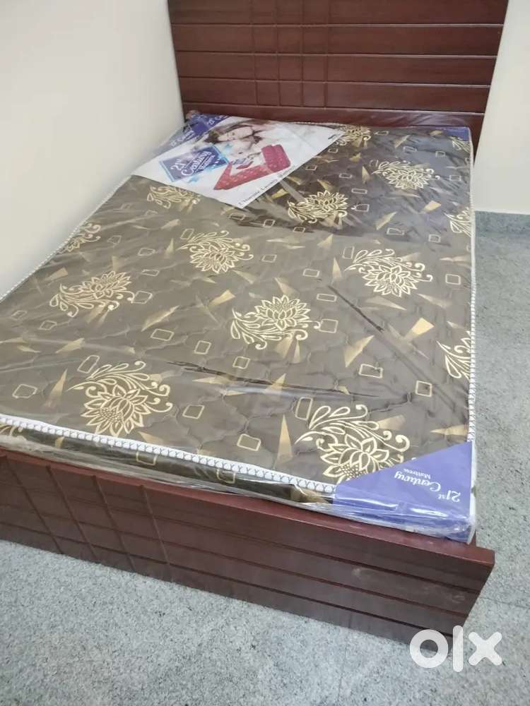 Supreet furniture brand New 4/6 without storage cot