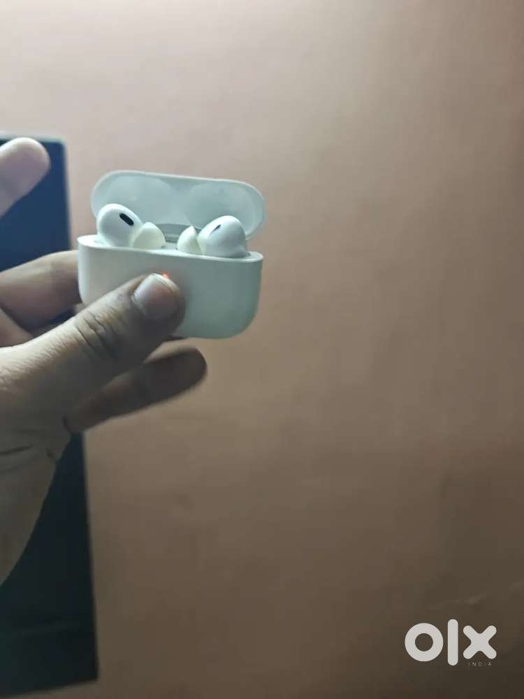 Airpods pro 2 (right and case)