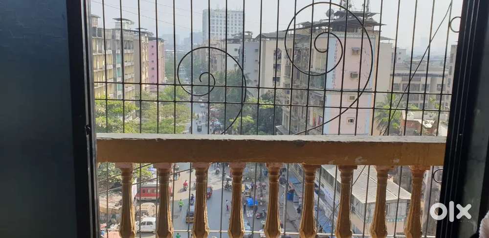 2BHK ROAD FACING HIGHER FLOOR TRIVEDI PLAZA NAYA NAGAR HYDERI CHOWK