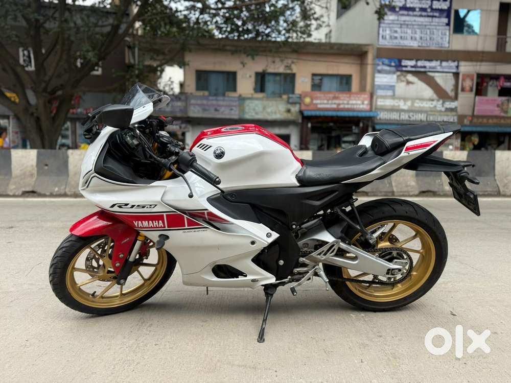 Yamaha R15 V4  M