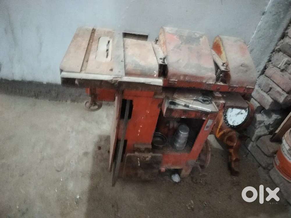 Wood finishing machine