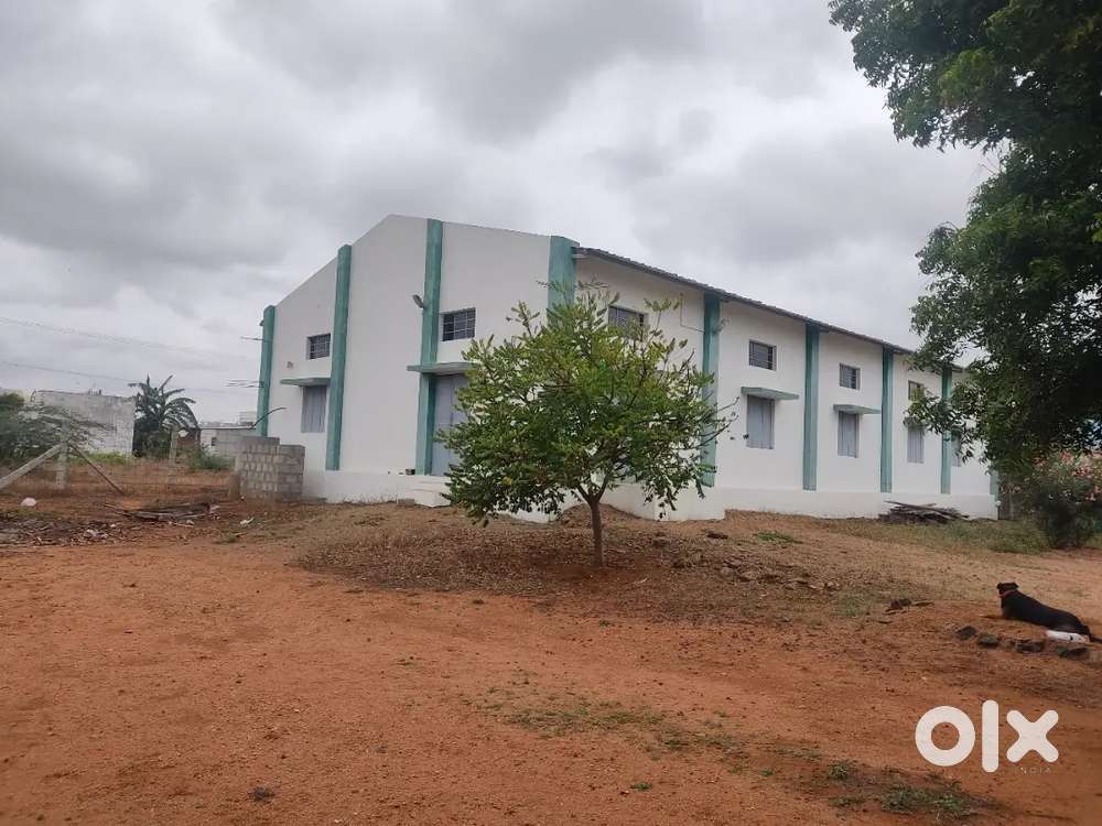 Building for rent (2800sqft)