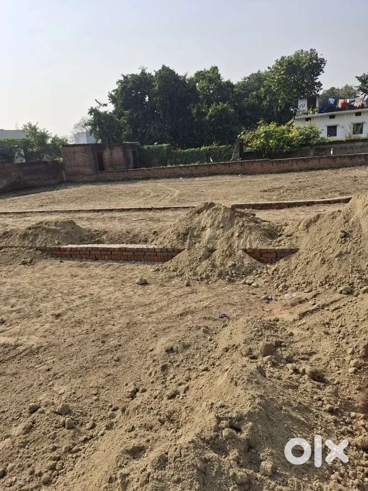 Transport Nagar 1.5 km under pathra me plot hai