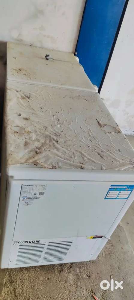 Deep freezer for diary product