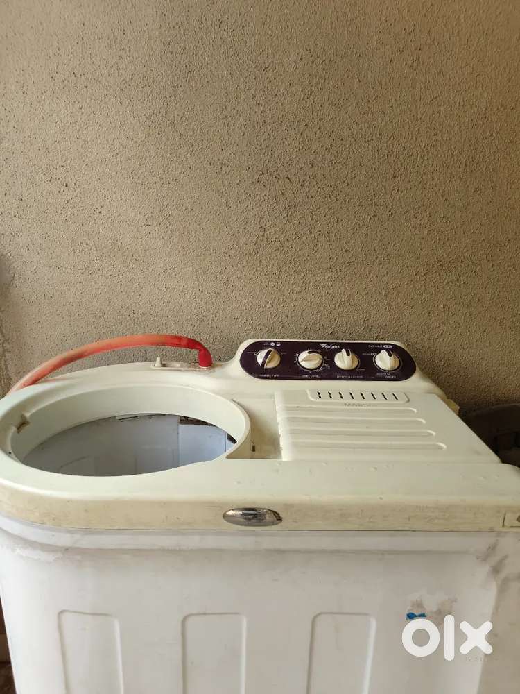 Semi automatic washing machine
