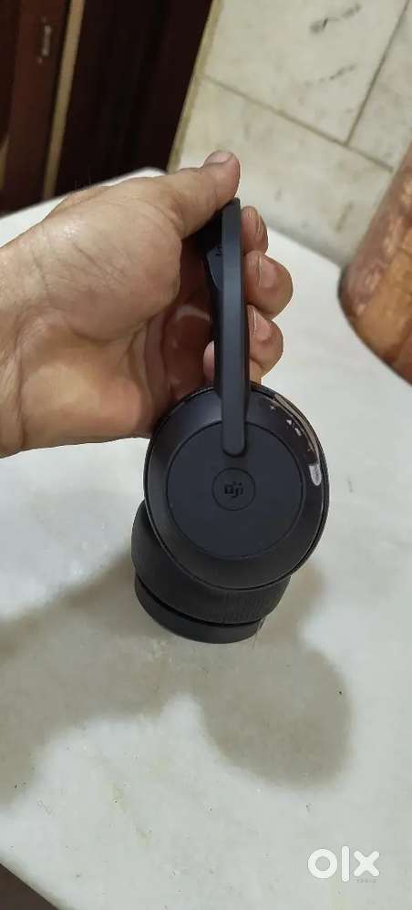 jabra evolve 2 55 wireless headphone is good condition