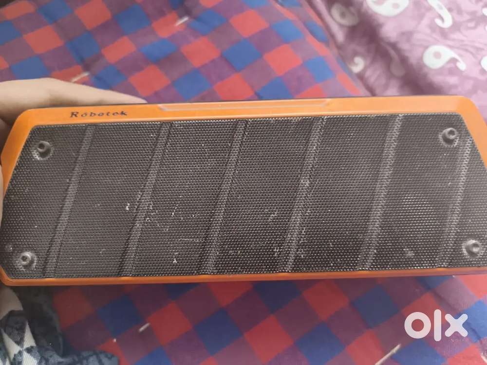 Robotek blutooth speaker