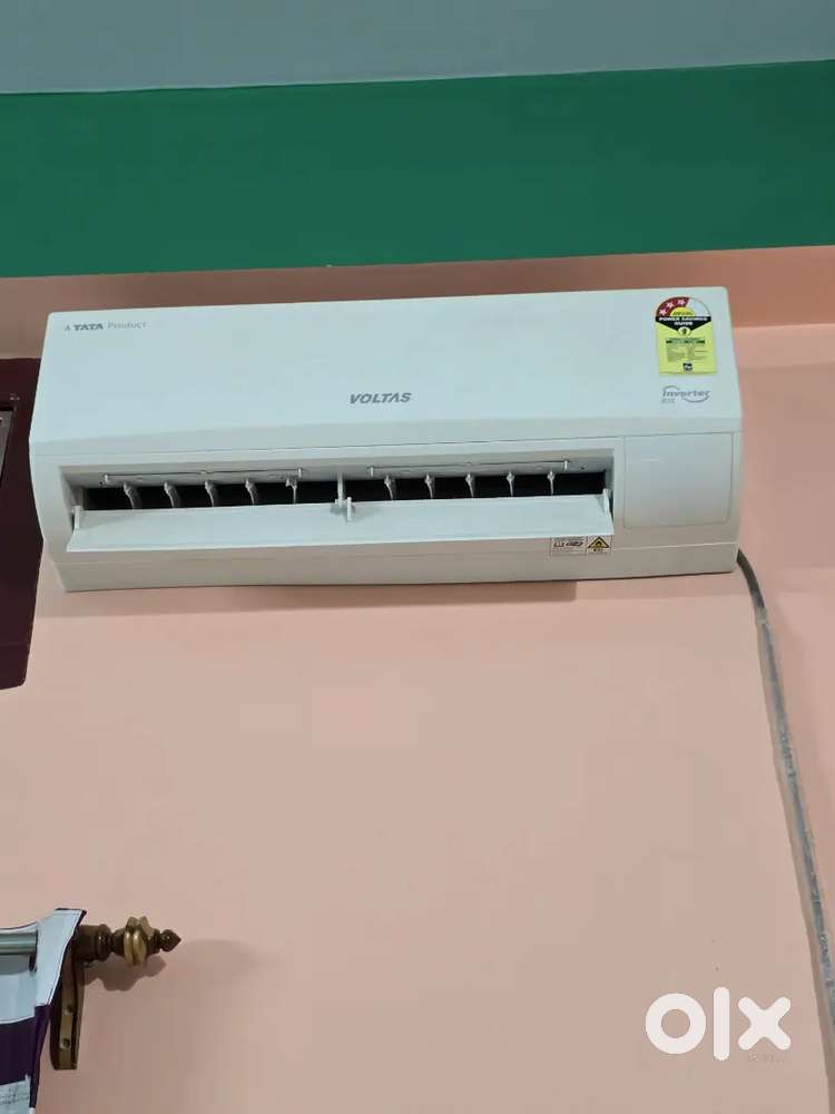 Voltas 1.5 ton split AC,InverterR32, 2022 model, no issues