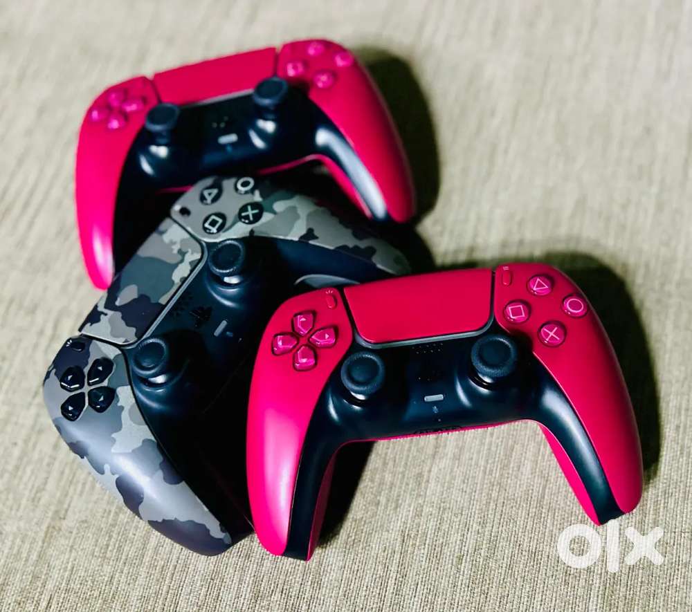 PS5 controllers