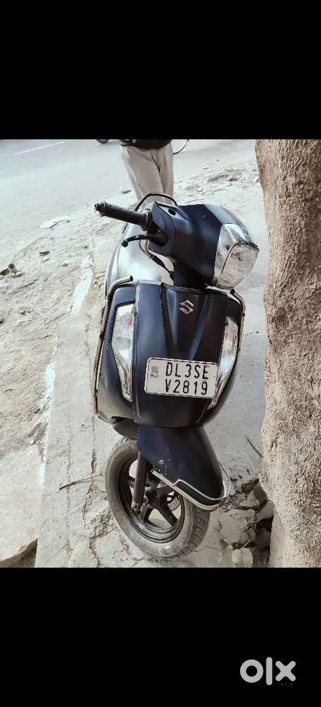 I want to sell my new suzuki access BT model very low used