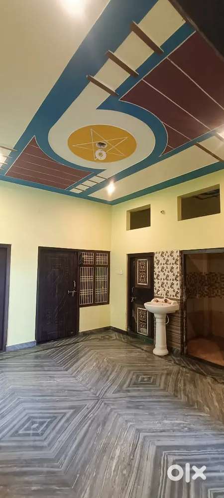 Makan kiraye pe de rhe hai