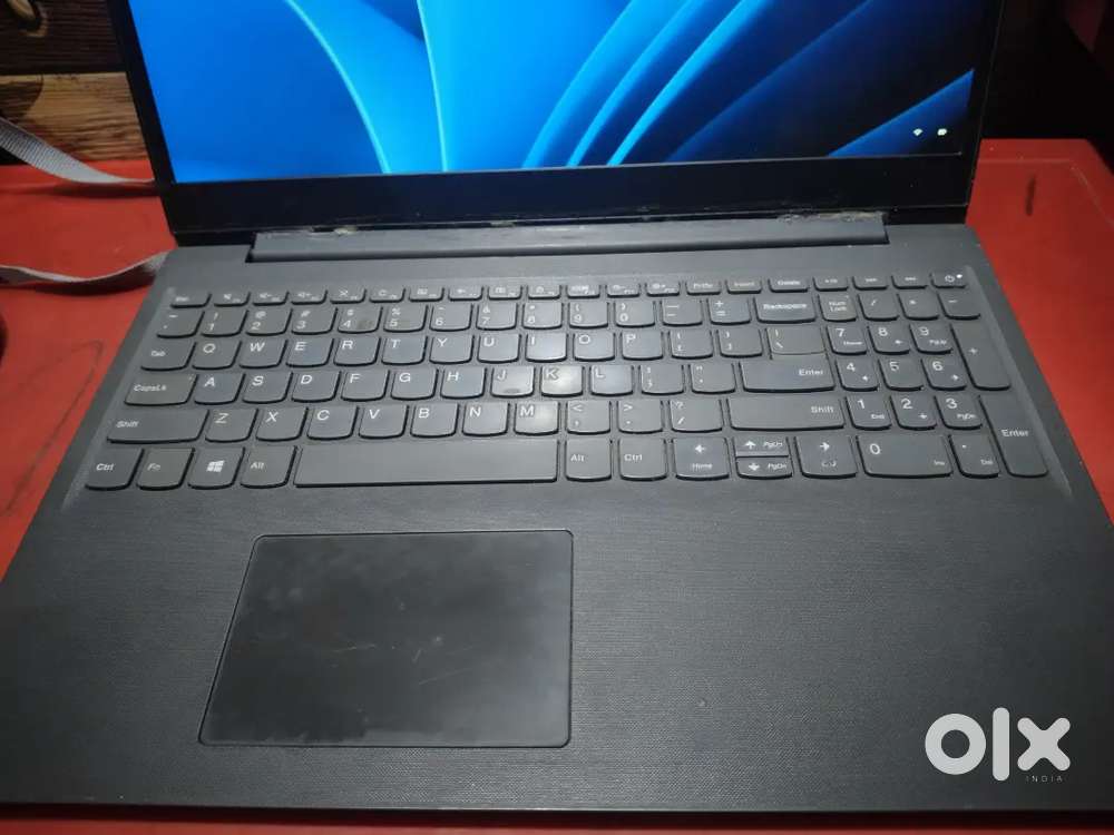 Lenovo IdeaPad v15-llL i3 10 gen 8 GB Ran 256 gb nvme