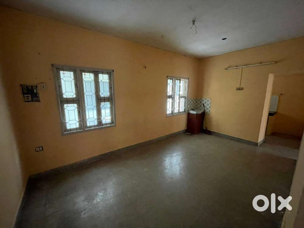 5k - looking for a room mate house near McRennett cake factory