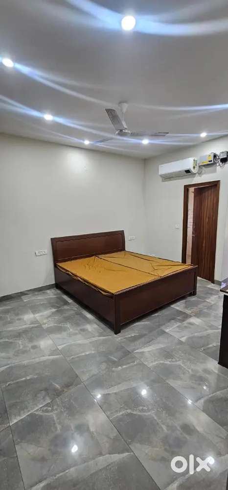 Single room for girls only in preoccupied 2Bhk