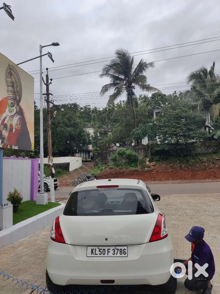 Maruti Suzuki Swift 2017 Diesel 60700 Km Driven