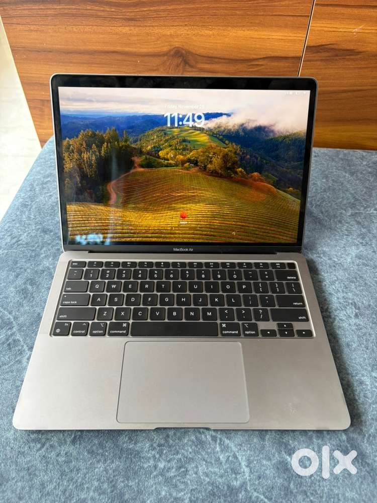 Macbook M1 air in 13 inch just hundred cycle count