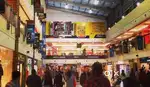 Shopping mall girls and boys apply
