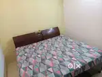 Selling a double bed with headboard and free mattress