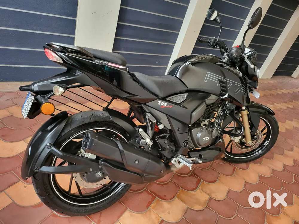APACHE RTR 2004V SHOWROOM CONDITION SINGLE OWNER