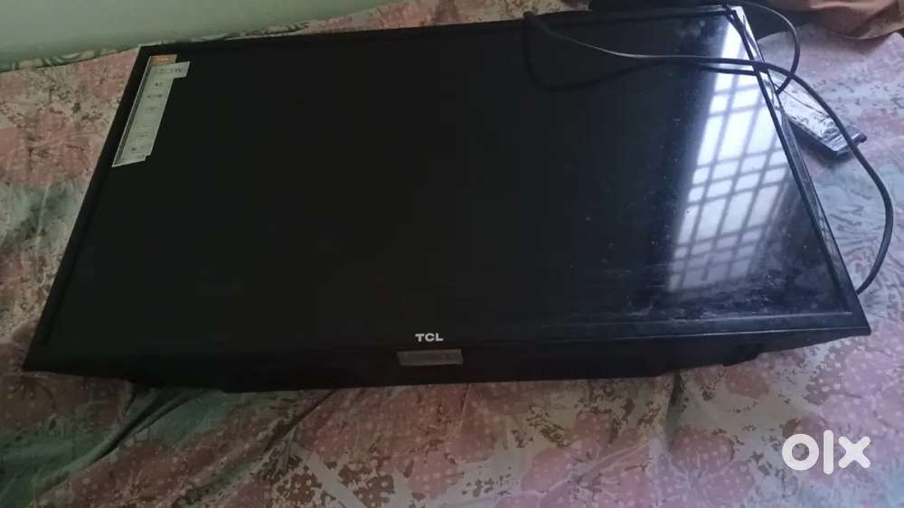 TCL TV 32 INCHES