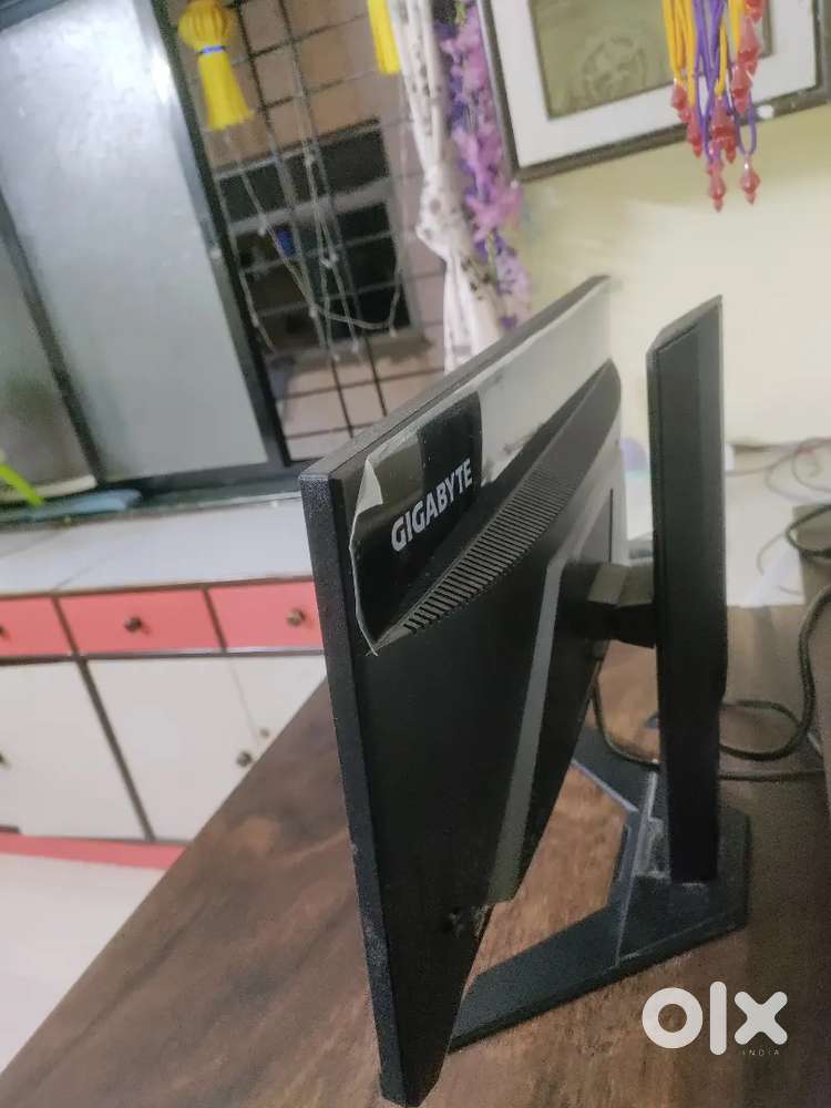 Gaming Gigabyte Monitor IPS 24 inch, 1080p, 165Hz  Excellent Condition