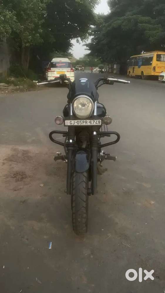 Bajaj avenger street 180