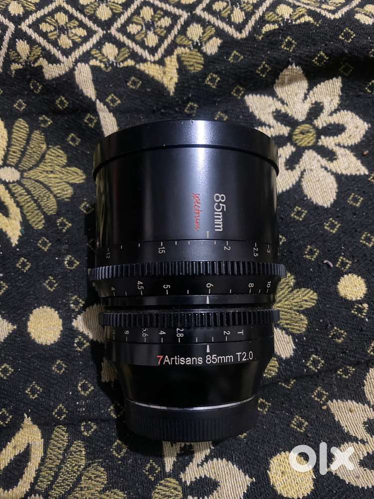 Cinema lens 85 mm  all documents with box ready 2 year old