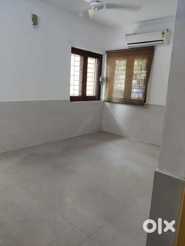 Dda flat in Sarita vihar for Sale