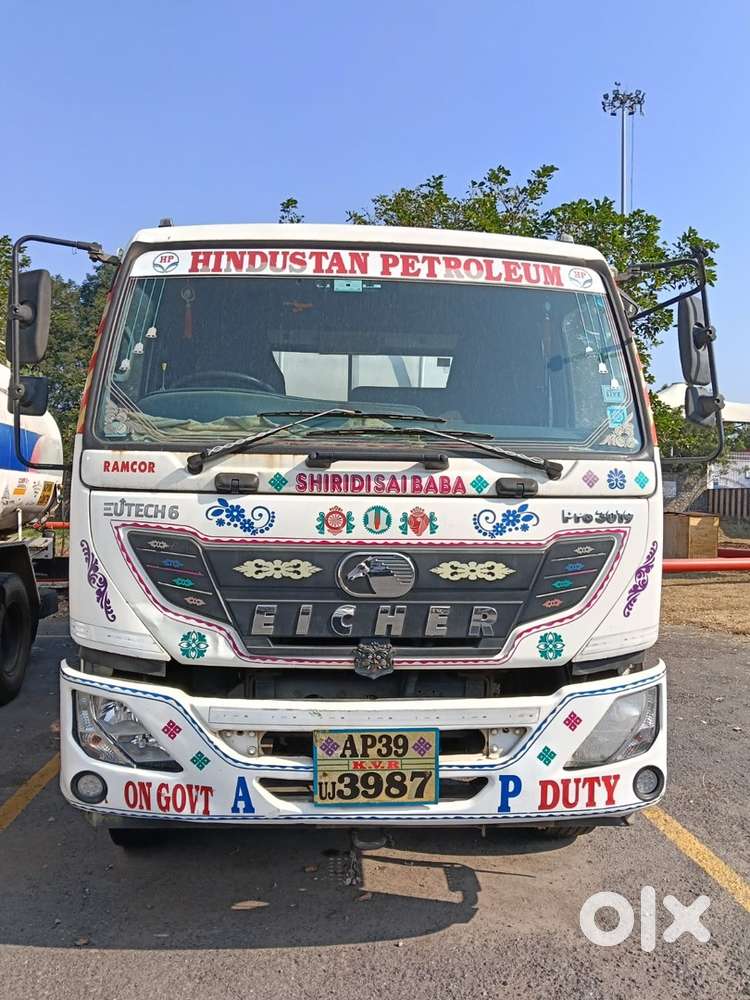 Eicher 3019 pro 2022 model bottom loading oil tanker in mint condition