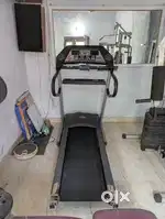 Heavy-duty motorized Treadmill- great condition, ideal for home/gym