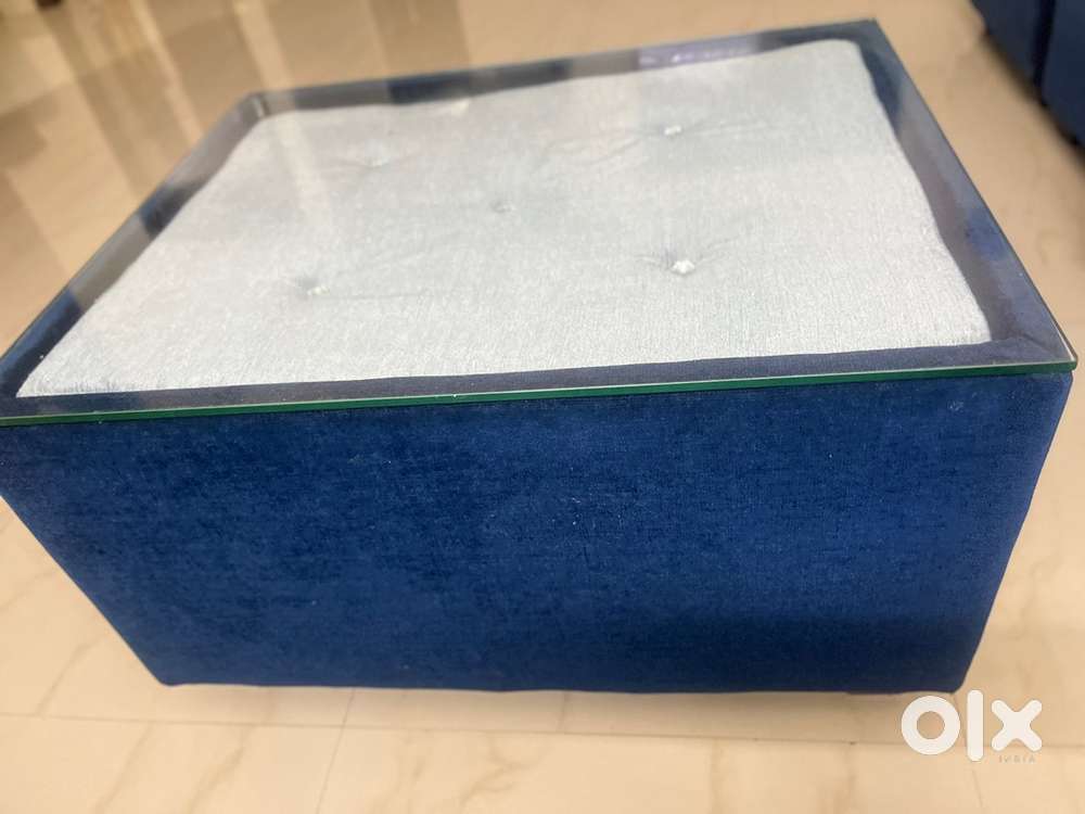 Premium Centre table with glass top