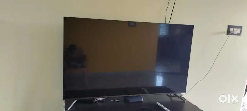 TCL Q LED 55 INCHES TV LOOK LIKE BRAND NEW BILL BOX AVAILABLE