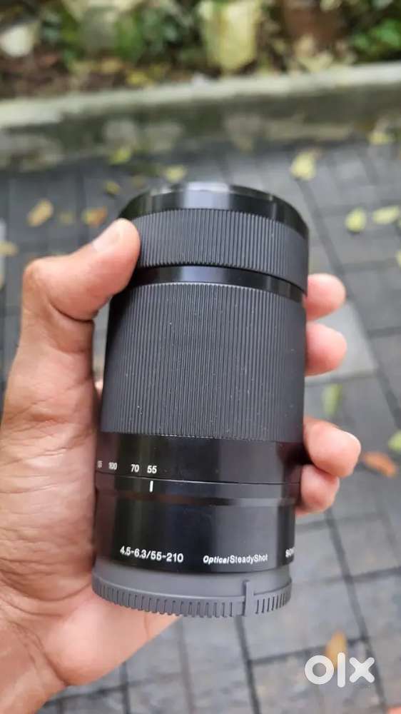 Sony 55-210mm telephoto lens for Sony mirrorless camera