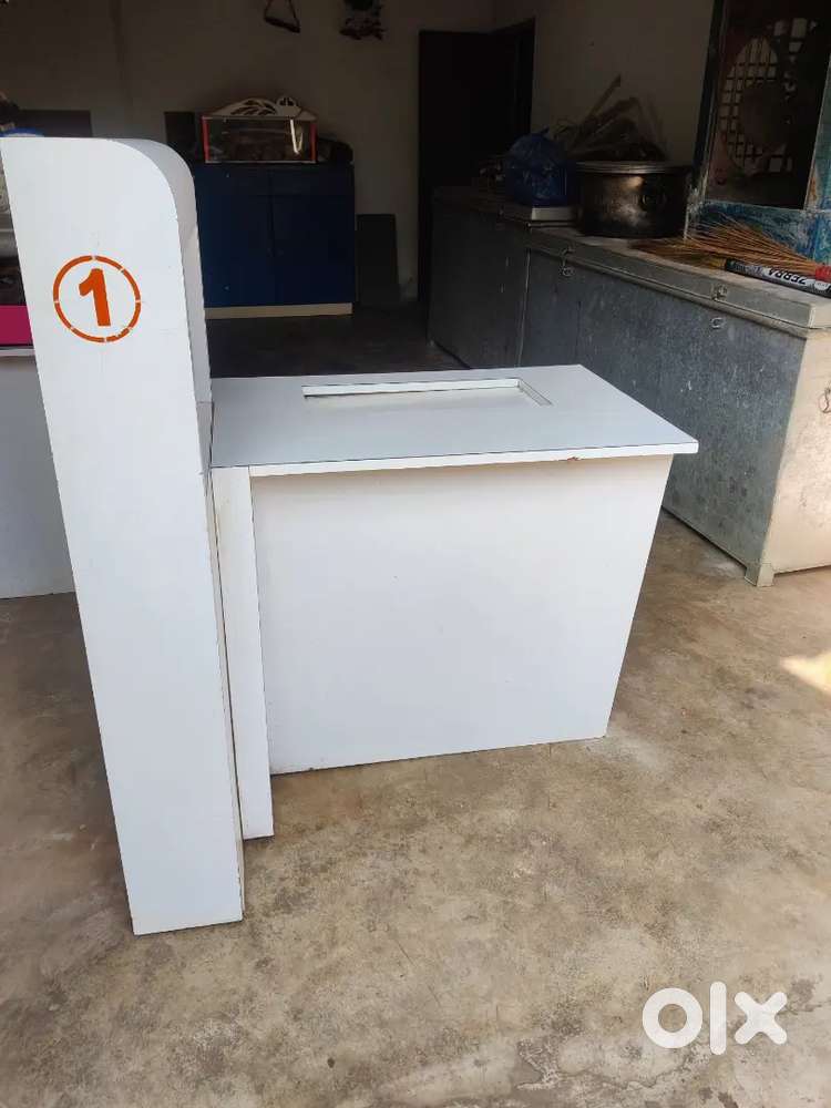 Computer Table with Drawers