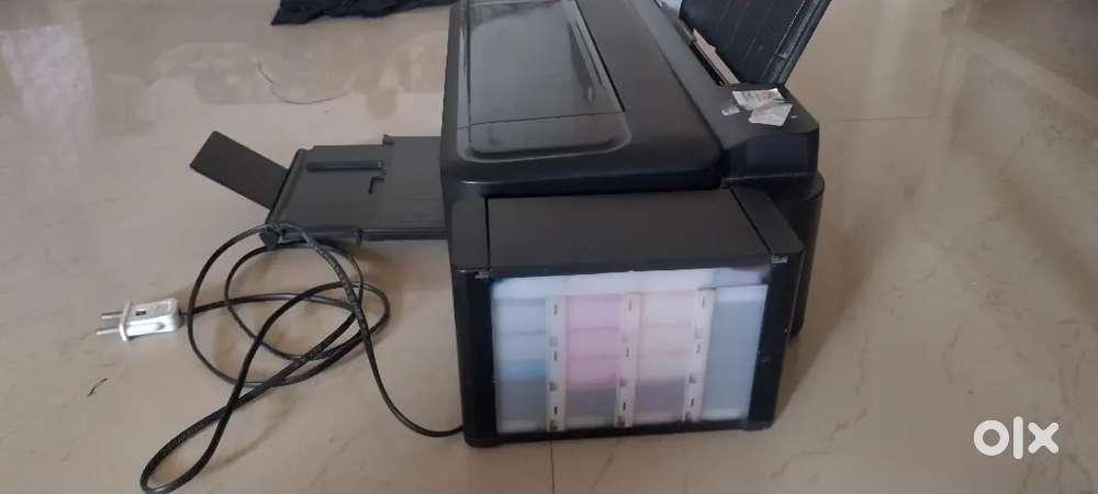 Colour Printer - Akdum chalu condition