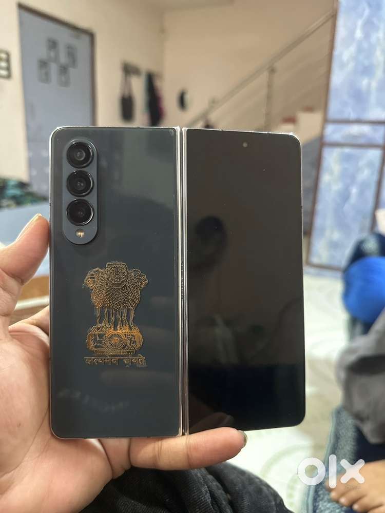Fold 4 inner display not working