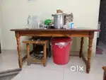 Dinning table in excellent condition