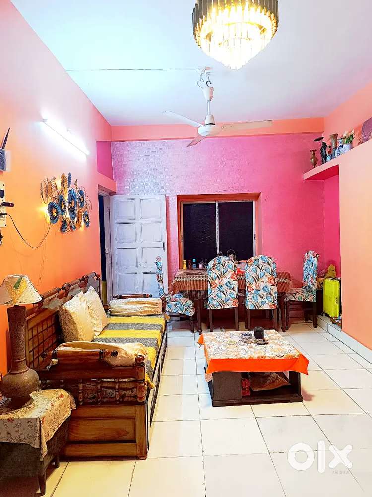 2bhk flat in Tollygunge metro (semi furnished)