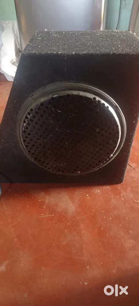 Car amplifier and subwoofer