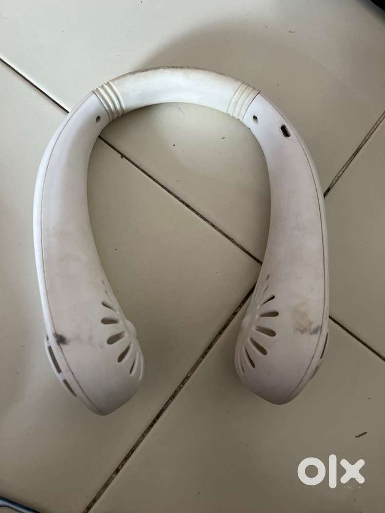 Mini neck ac fan